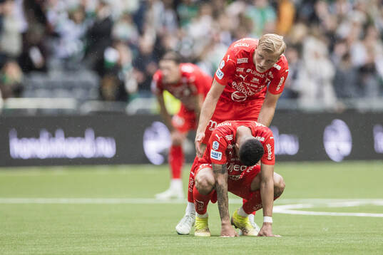 Värnamos Luke Le Roux och Johan Rapp deppar