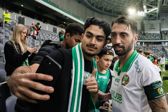 Hammarbys Nahir Besara jublar