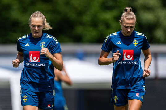 Magdalena Eriksson and Fridolina Rolfö of the Swedish