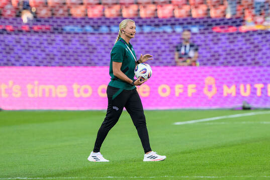 Referee Tess Olofsson
