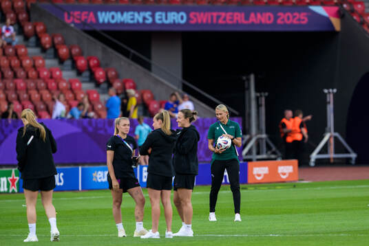 Referee Tess Olofsson
