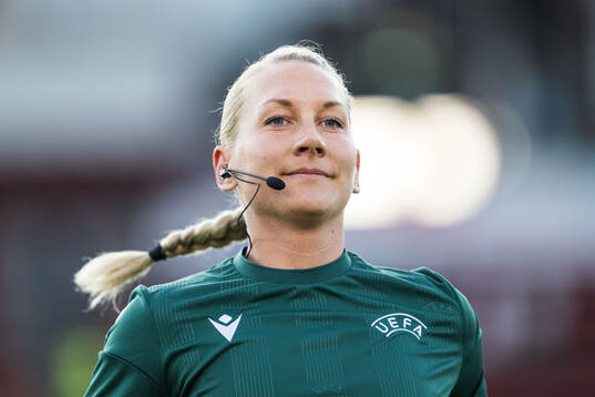 Referee Tess Olofsson