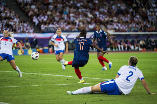 Sandy Baltimore of France scores 2-0