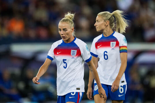 Alex Greenwood and Leah Williamson of England