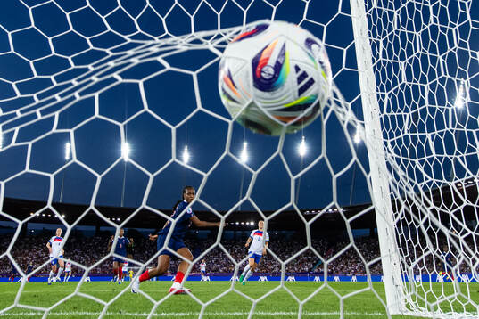 Marie Antoinette Katoto of France scores 1-0