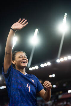 Sakina Karchaoui of France celebrates