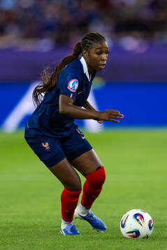 Onema Grace Geyoro of France