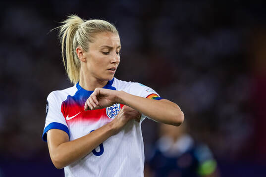 Leah Williamson of England