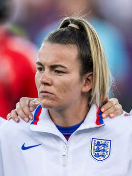 Beth Mead of England