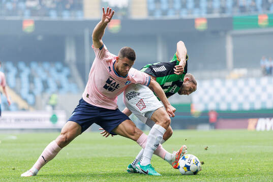 Malmö FFs Gabriel Busanello och GAIS Gustav Lundgren