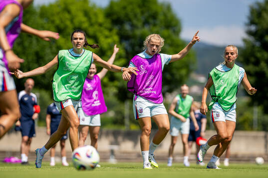 Ingrid Syrstad Engen and Justine Kielland of the Norwegian