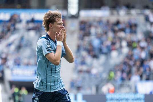 Djurgårdens August Priske Flyger jublar