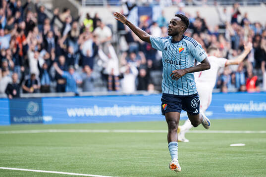 Djurgårdens Tokmac Nguen jublar