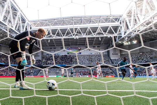 Djurgårdens Tokmac Nguen jublar