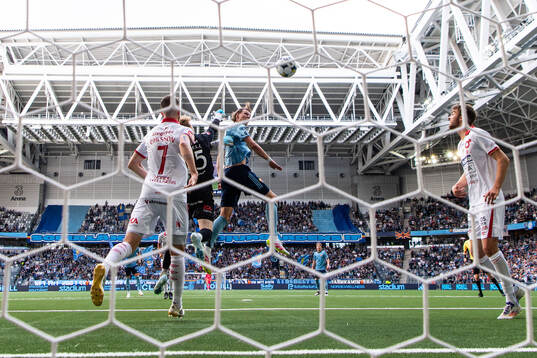 Djurgårdens August Priske Flyger gör 1-0 bakom Degerfors