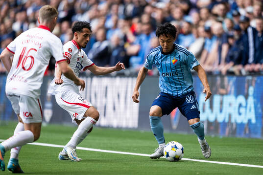 Degerfors Elias Barsoum och Djurgårdens Keita Kosugi