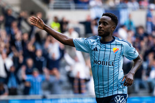 Djurgårdens Tokmac Nguen jublar