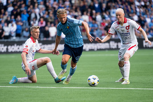 Djurgårdens Tobias Gulliksen mot Degerfors Sebastian