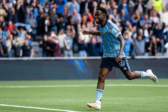 Djurgårdens Tokmac Nguen jublar