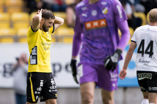 Elfsborgs Arber Zeneli deppar