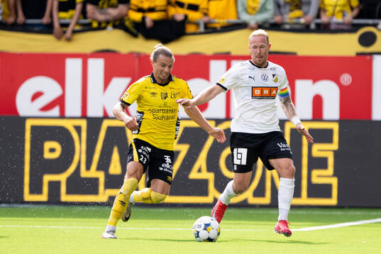 Elfsborgs Niklas Hult och Häckens Mikkel Rygaard Jensen