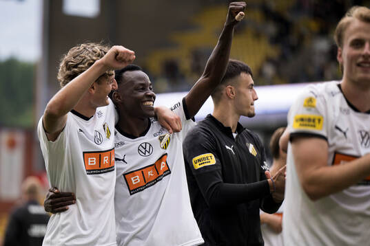 Häckens Silas Andersen och John Paul Dembe jublar