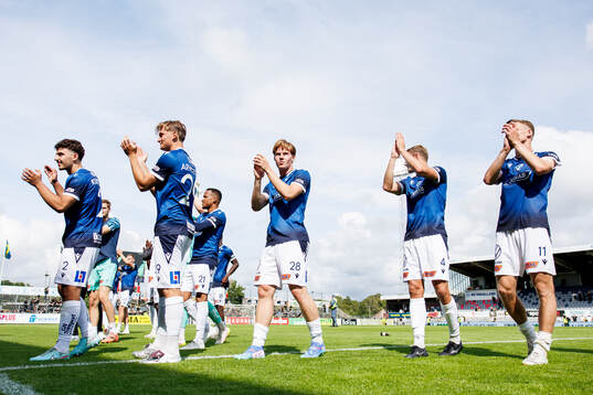 Halmstads spelare jublar