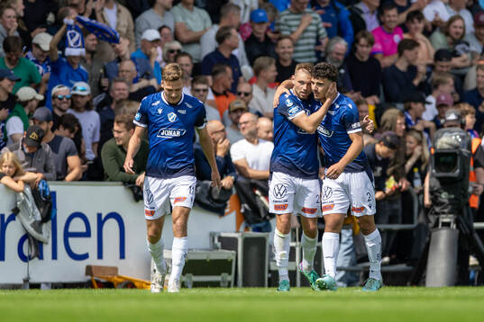 Bläddra bland fler bilder av Fotboll, Allsvenskan, Halmstad - AIK