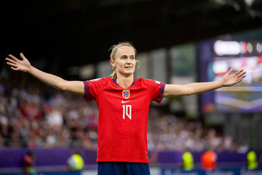 Caroline Graham Hansen of Norway celebrates