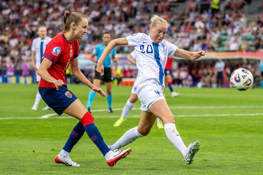 Caroline Graham Hansen of Norway and Eveliina Summanen of