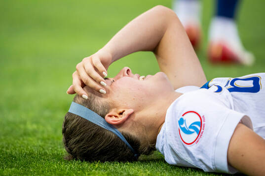 Joanna Tynnilä of Finland are in pain