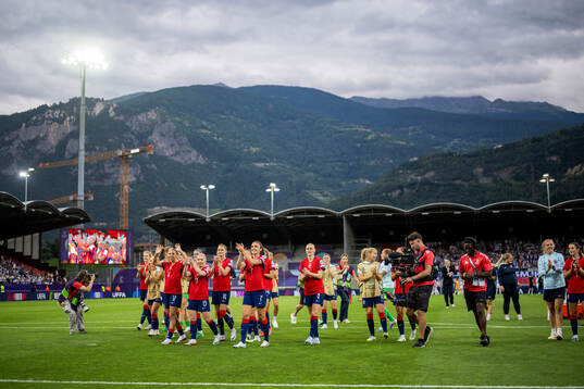 Players of Norway celebrate