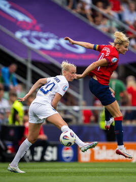 Eveliina Summanen of Finland and Ada Hegerberg of Norway