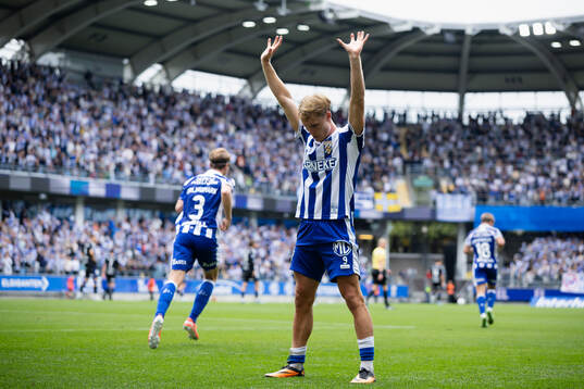 IFK Göteborgs Max Fenger jublar