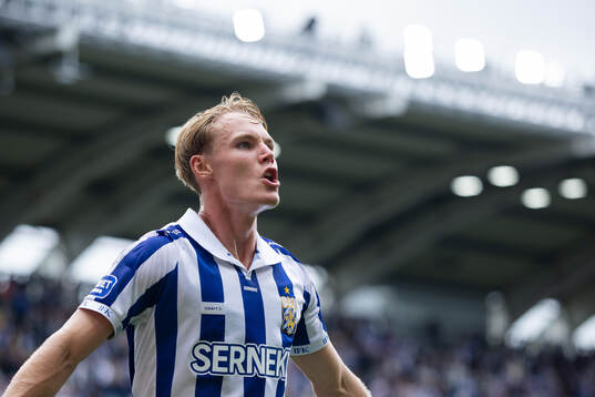 IFK Göteborgs Max Fenger jublar
