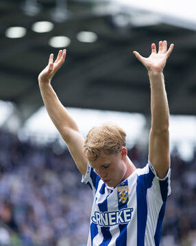 IFK Göteborgs Max Fenger jublar