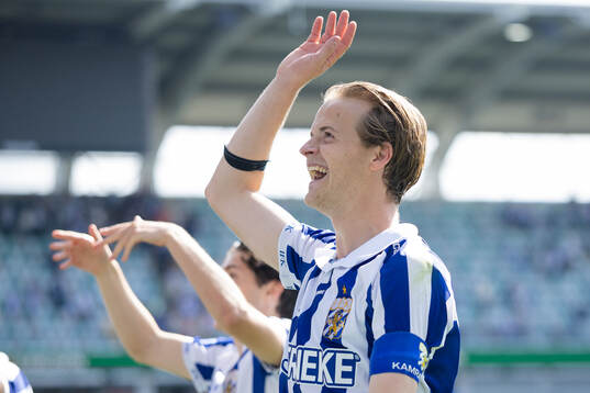 IFK Göteborgs August Erlingmark tackar publiken