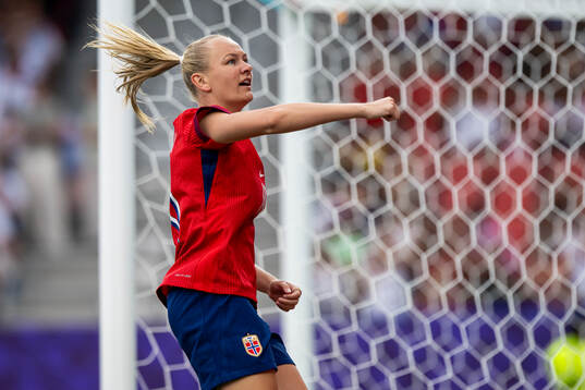 Frida Maanum of Norway celebrates