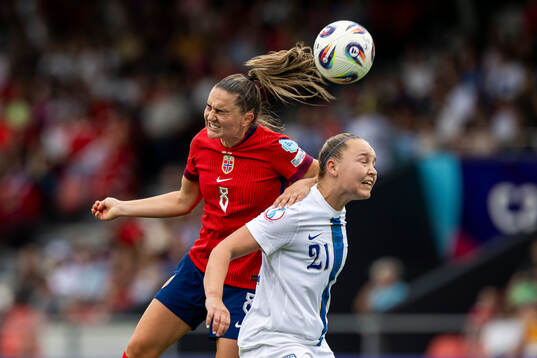 Vilde Bøe Risa of Norway and Oona Sevenius of Finland