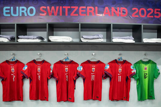 The home kits of Norway in the dressing room