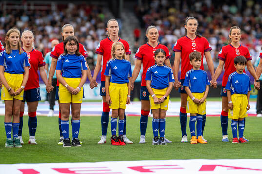 Thea Bjelde, Guro Reiten, Caroline Graham Hansen, Vilde