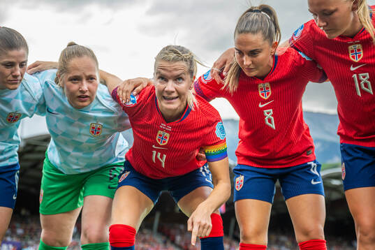 Goalkeeper Aurora Mikalsen, Ada Hegerberg, Vilde Bøe Risa