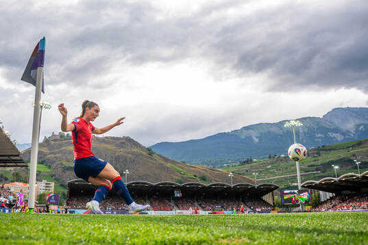 Vilde Bøe Risa of Norway takes a corner kick