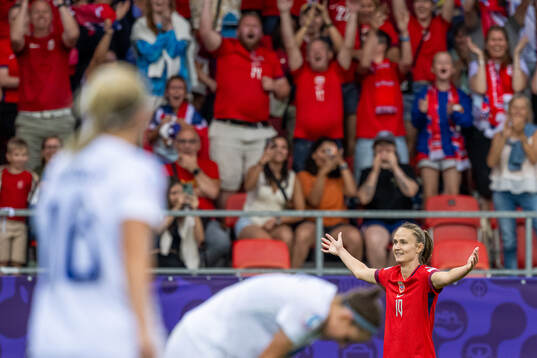 Caroline Graham Hansen of Norway celebrates