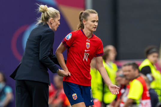 Head coach Gemma Grainger and Caroline Graham Hansen of