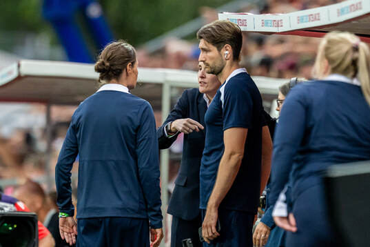 Assistant coach Ingvild Stensland, head coach Gemma