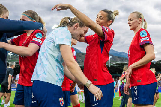 Elisabeth Terland and Celin Bizet Dønnum of Norway