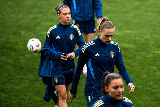 Julia Zigiotti Olme and Fridolina Rolfö of the Swedish