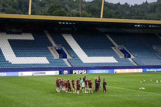 Players of the Polish women's national football team gather
