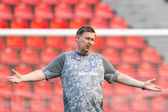 Assistant coach Peter Wettergren